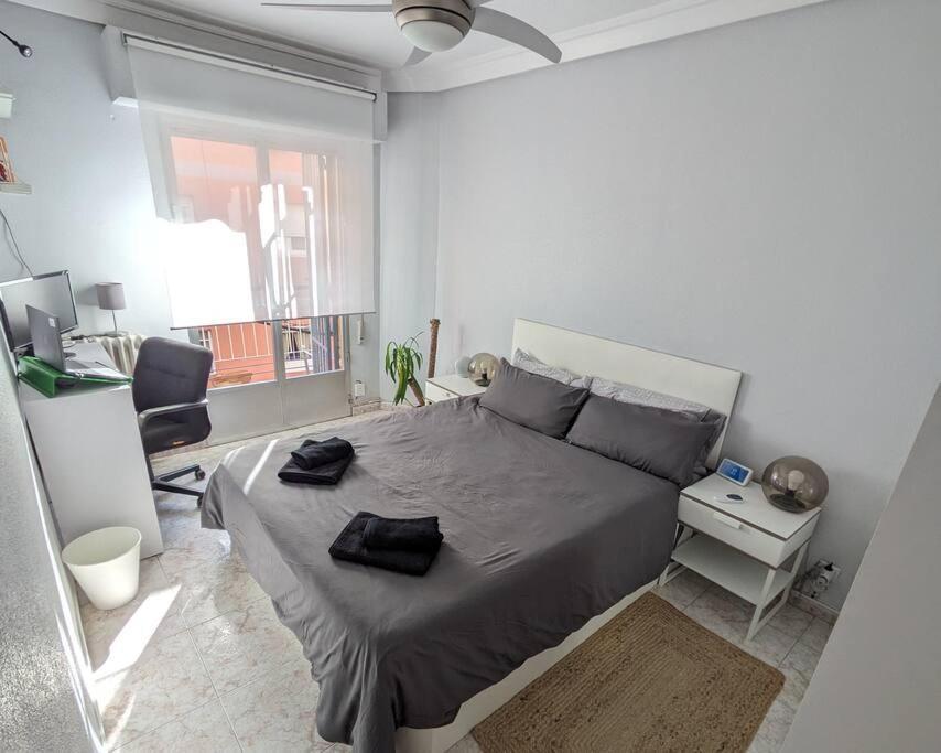 Acogedor Apartamento Y Parking Madrid Esterno foto