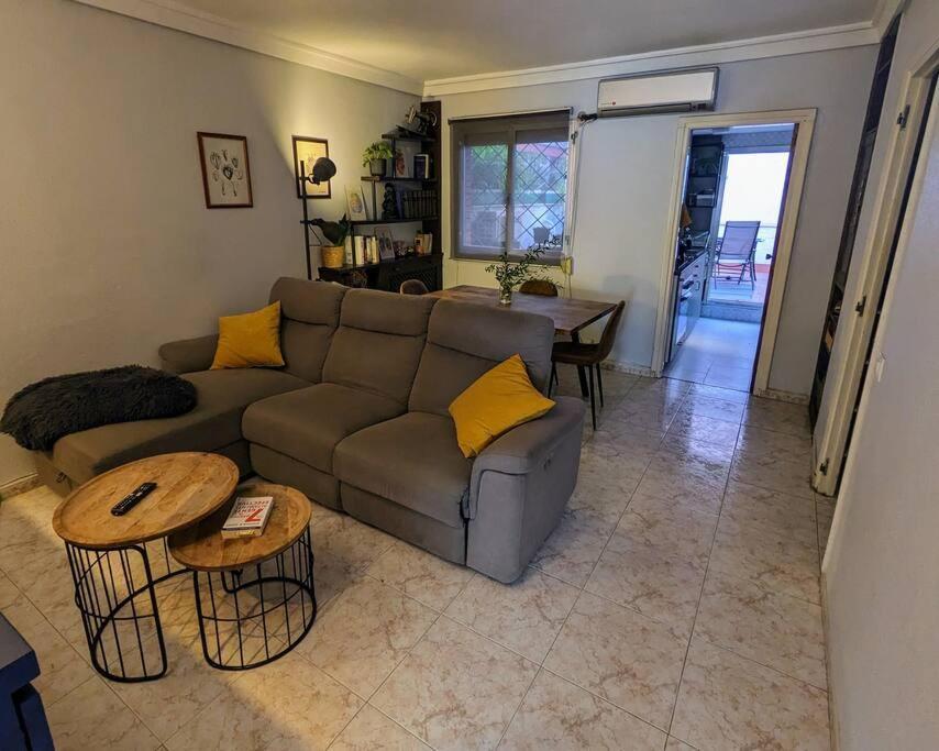 Acogedor Apartamento Y Parking Madrid Esterno foto